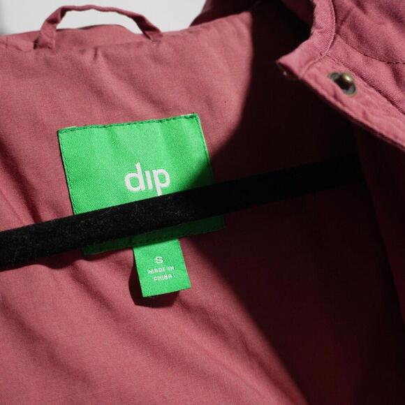 Dip Women's Quilted Puffer Jacket in Rose - Picture 3 of 6